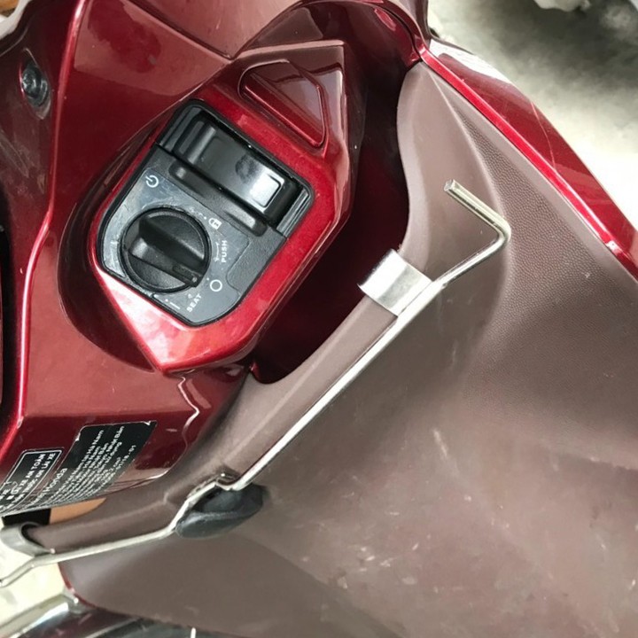 Móc inox treo đồ gắn xe vision