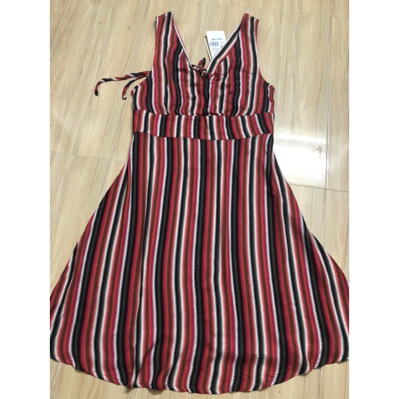 Đầm xuất dư size nhỏ