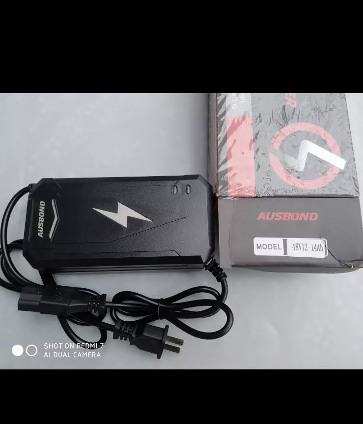 Sạc Xe Đạp Điện 48V-12Ah Dùng Cho Xe 4 Bình Chân Sạc Đặc Bằng