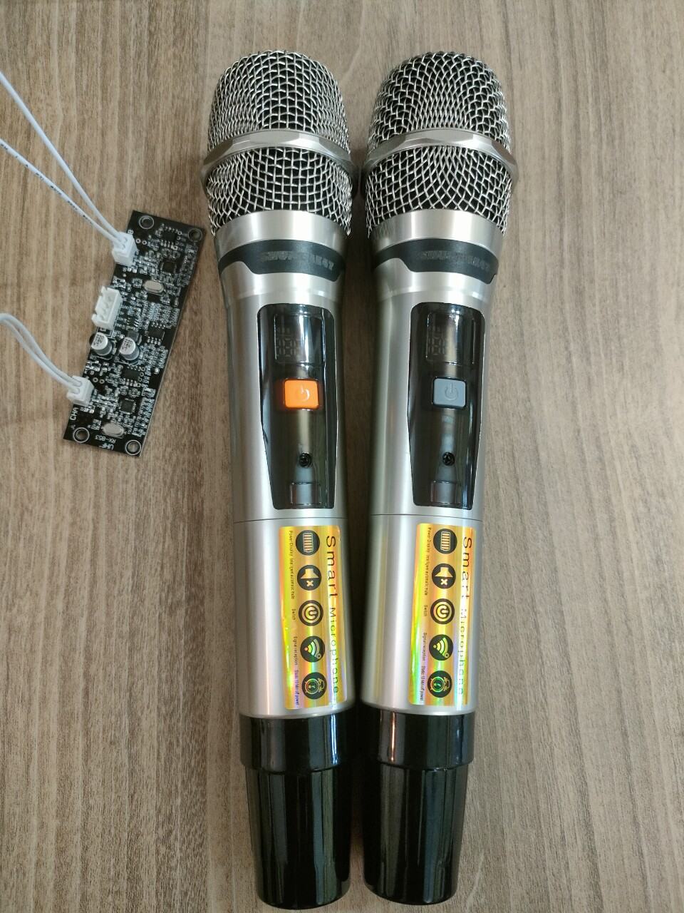 Micro loa kéo ugx8 nhập khẩu