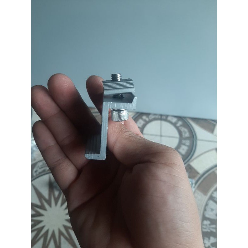 Kẹp biên thanh tấm pin năng lượnghôm cố địn