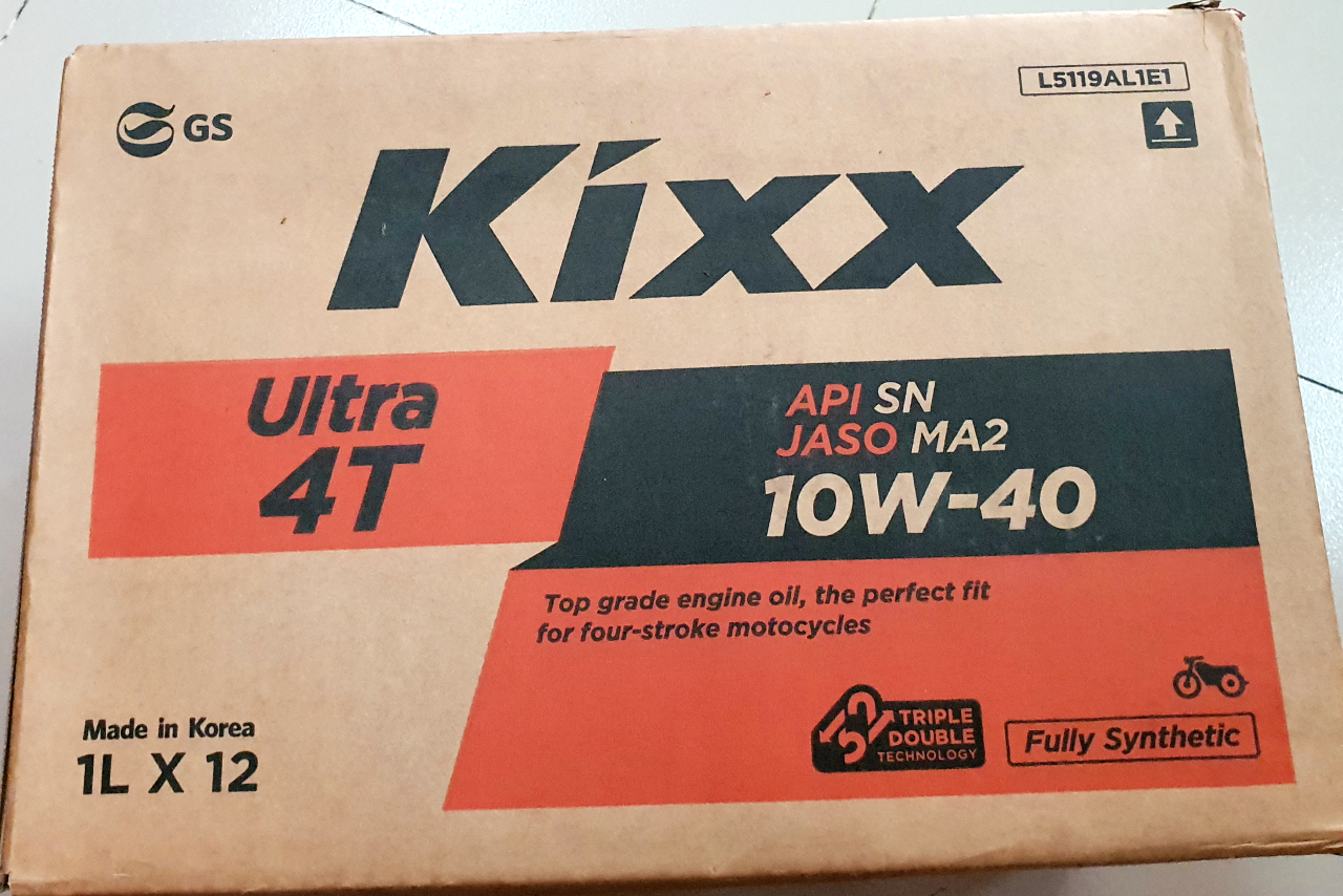 Thùng 12 chai nhớt xe số tổng hợp 100% kixx ultra 10w40 1l