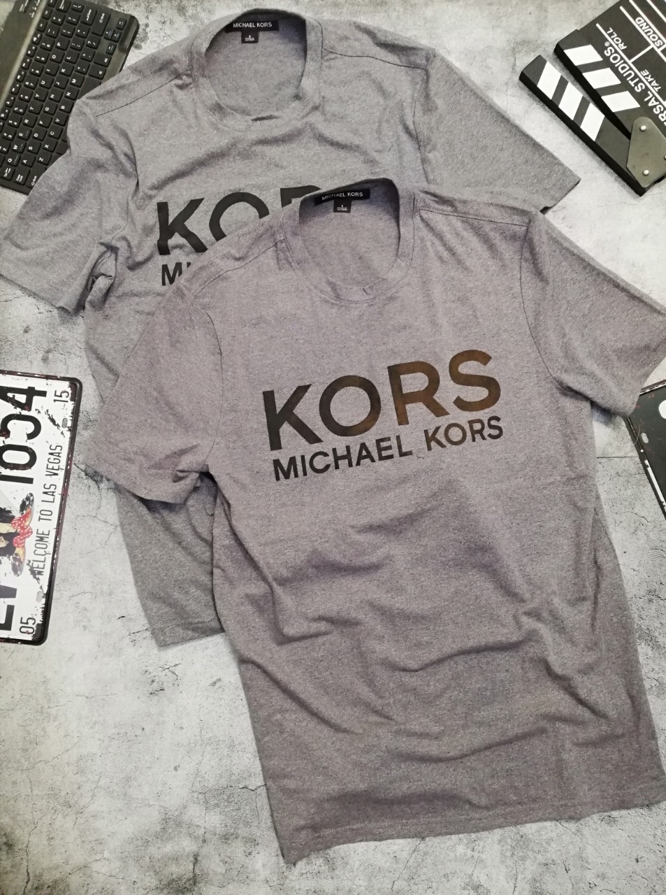 Áo thun nam tay ngắn cổ tròn Michael Kors xám chính hãng - áo phông