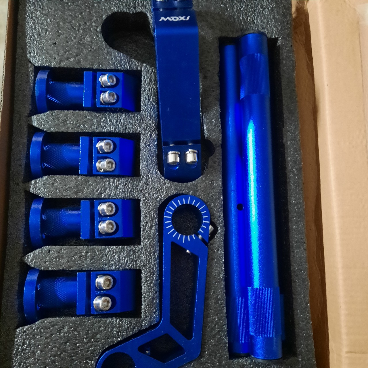 V2 màu xanh dương ghi đông 5 khúc gắn xe điện