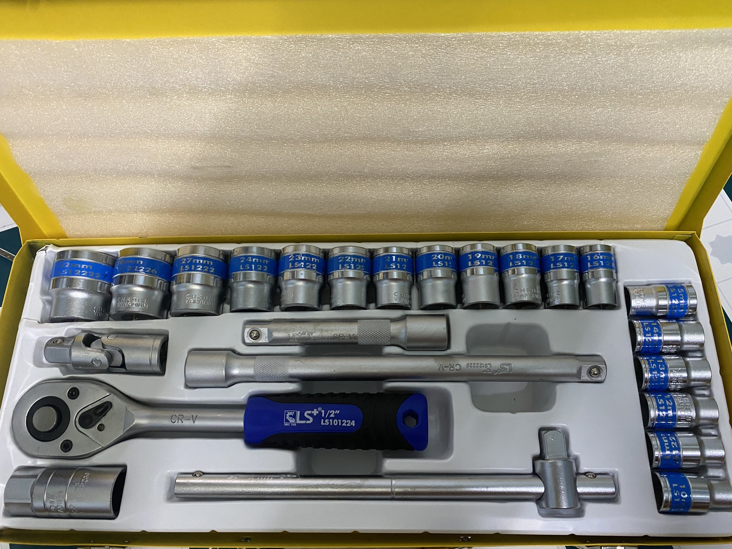 Bộ khẩu tuýp hàng cao cấp hiệu LS 24 chi tiết