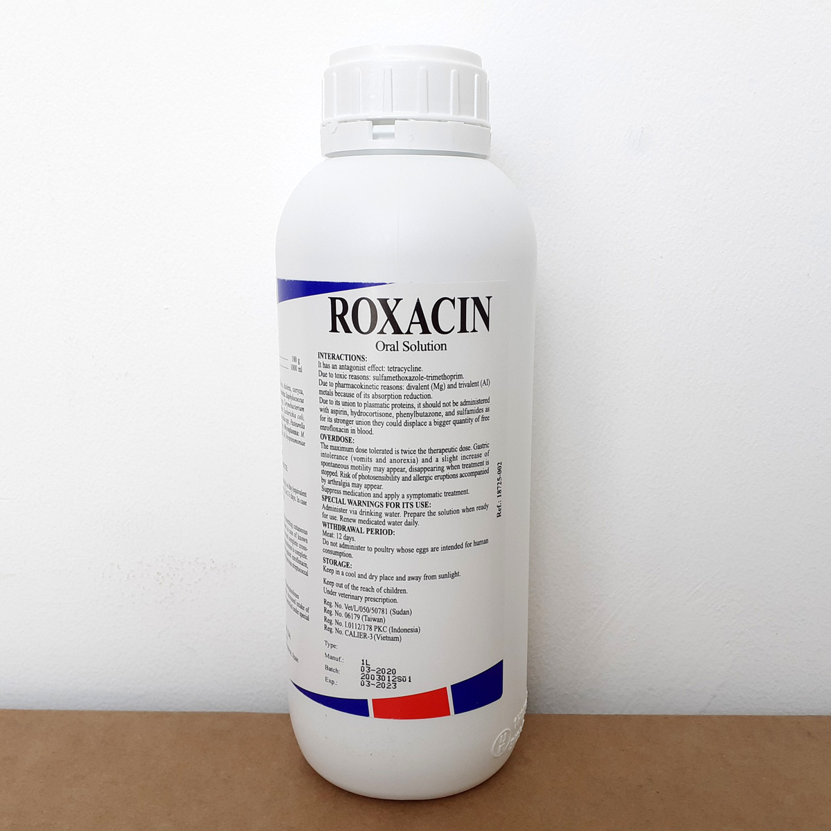Roxacin chống nhiễm khuẩn cho tôm cá chai 1Lit