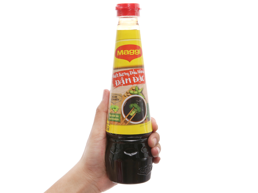 Nước tương đậu nành Maggi chai 700ml
