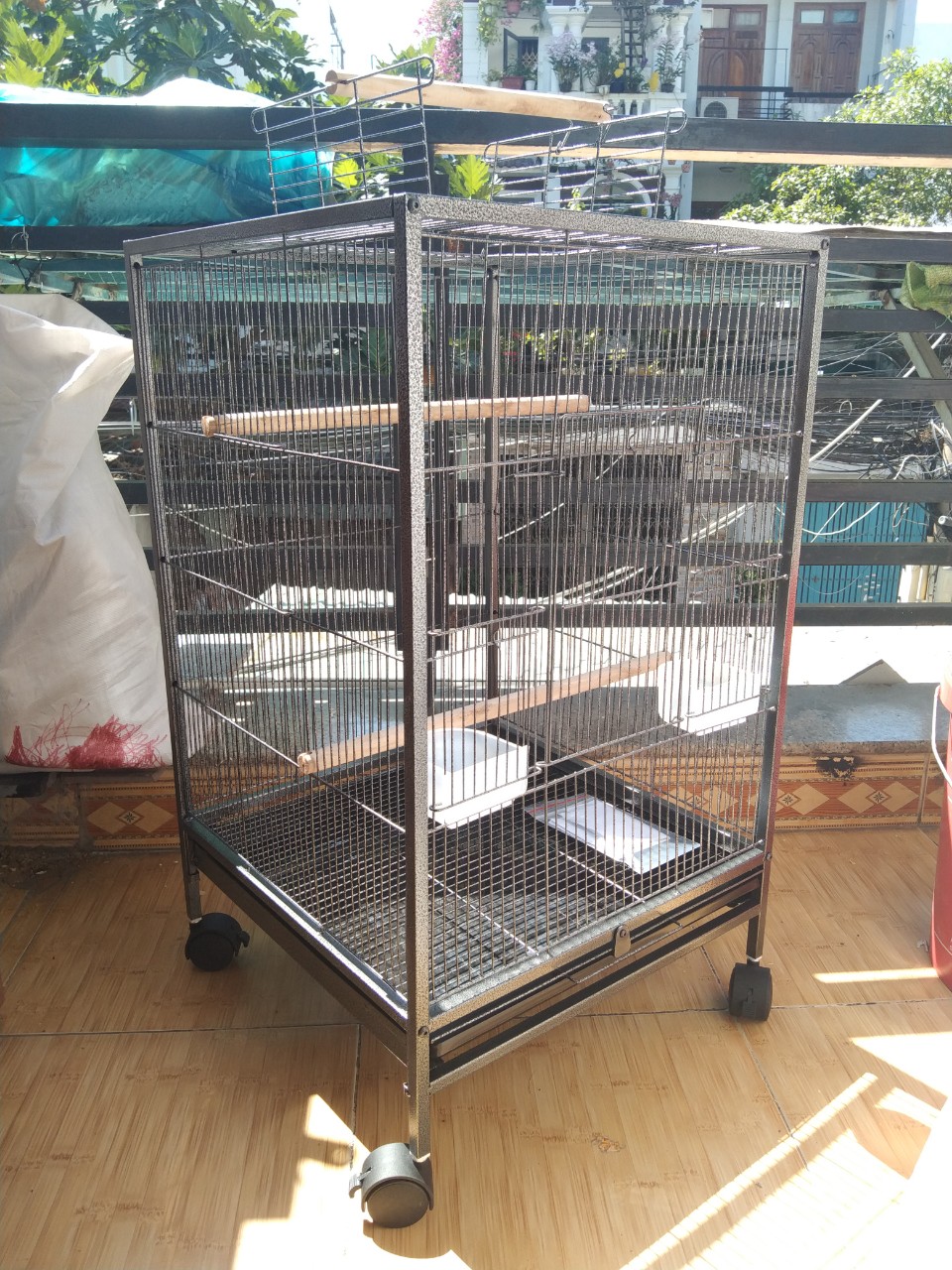 LỒNG T1 CAO CẤP DẠNG NAN (46*46*79) (MÀU NGẪU NHIÊN THÉP SƠN TĨNH ĐIỆN DÀNH CHO CÁC LOẠI CHIM CẢNH, CÁC DÒNG VẸT (DỄ DÀNG THÁO LẮP)
