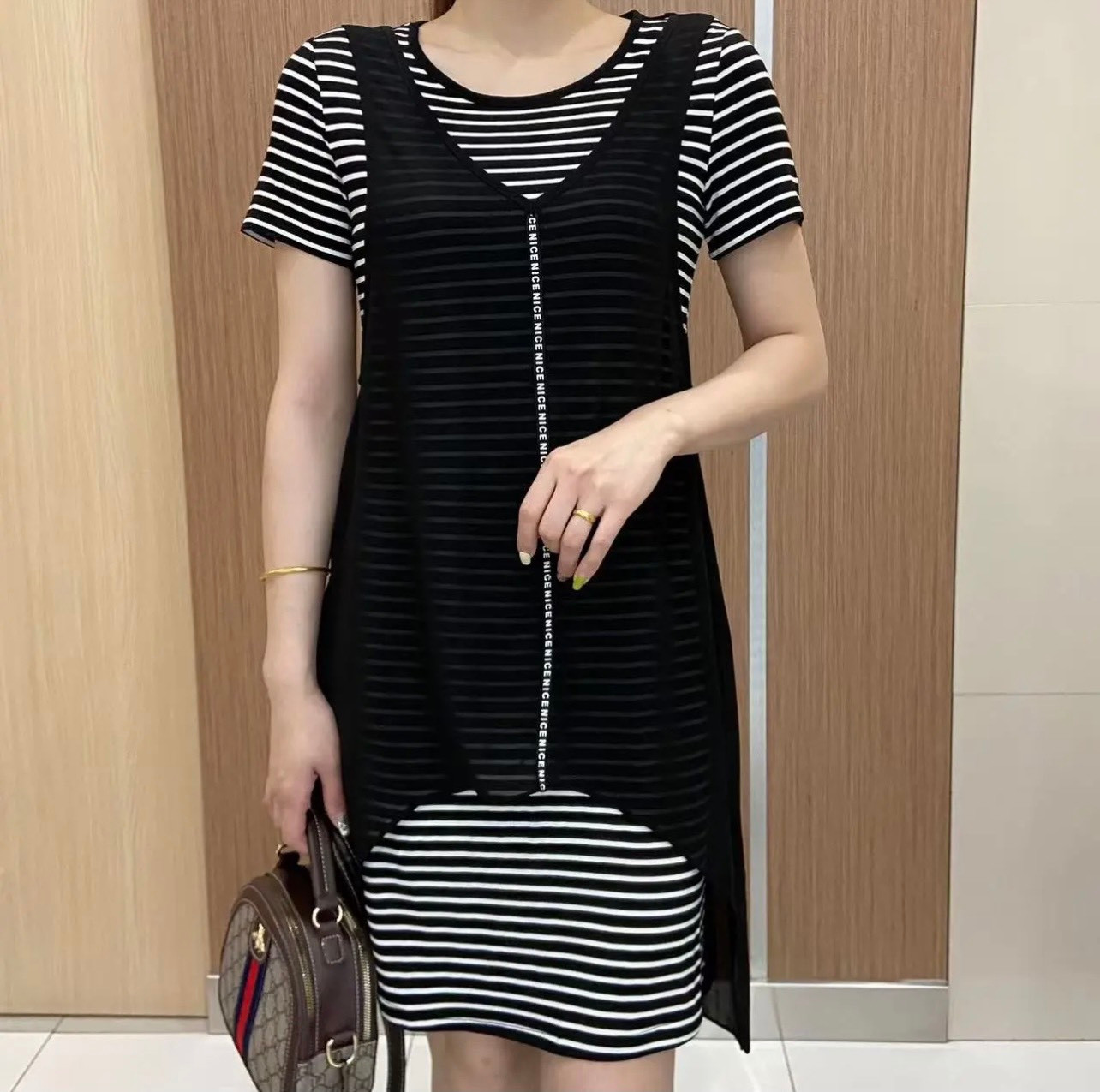 Váy nữ kẻ sọc