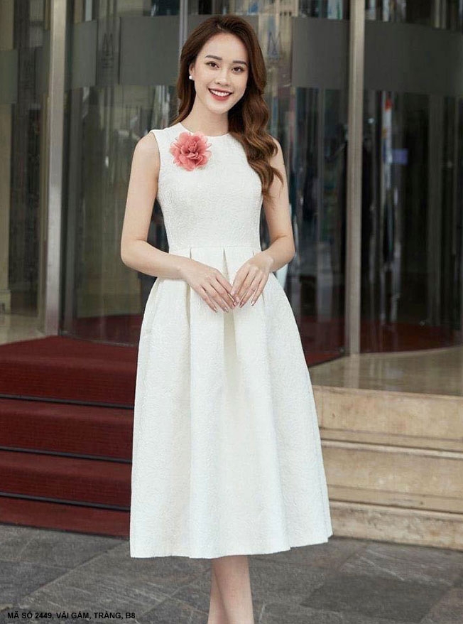 Những mẫu váy sát nách ăn gian tuổi tác cho nàng công sở  Thời trang   Việt Giải Trí