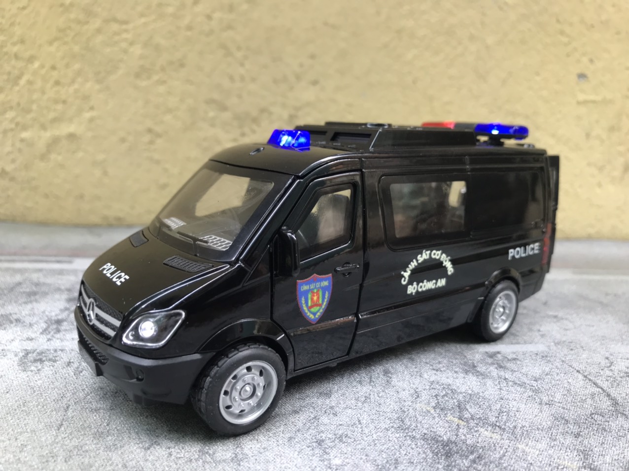 [HCM]Mô hình xe Police 110 1:32