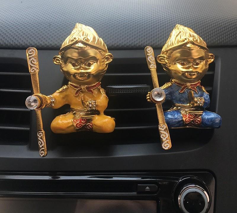 Quạt thổi kiêm xịt thơm gắn cửa gió ô tô hình Tôn Ngộ Không - Độc Đáo - Sang Trọng -  Giảm Căng Thẳng Khi Lái Xe