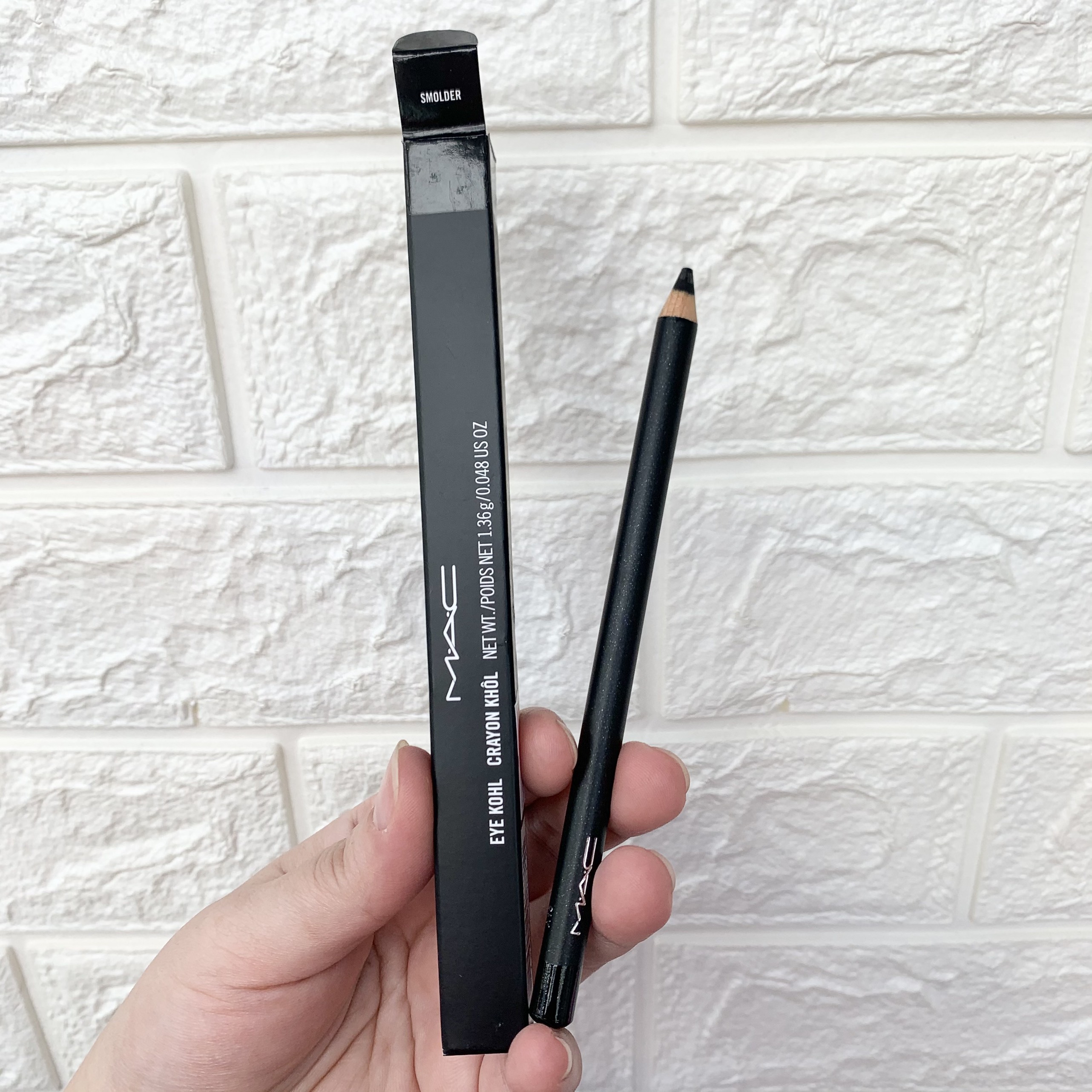 Chì Kẻ Mắt Màu SMOLDER - MAC - Eye Kohl Crayon Khol 1.36g