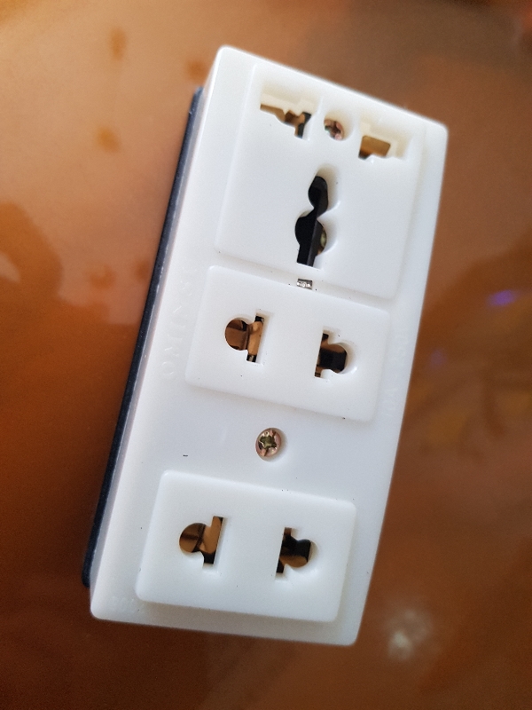 Ổ cắm 3 không dây k28y