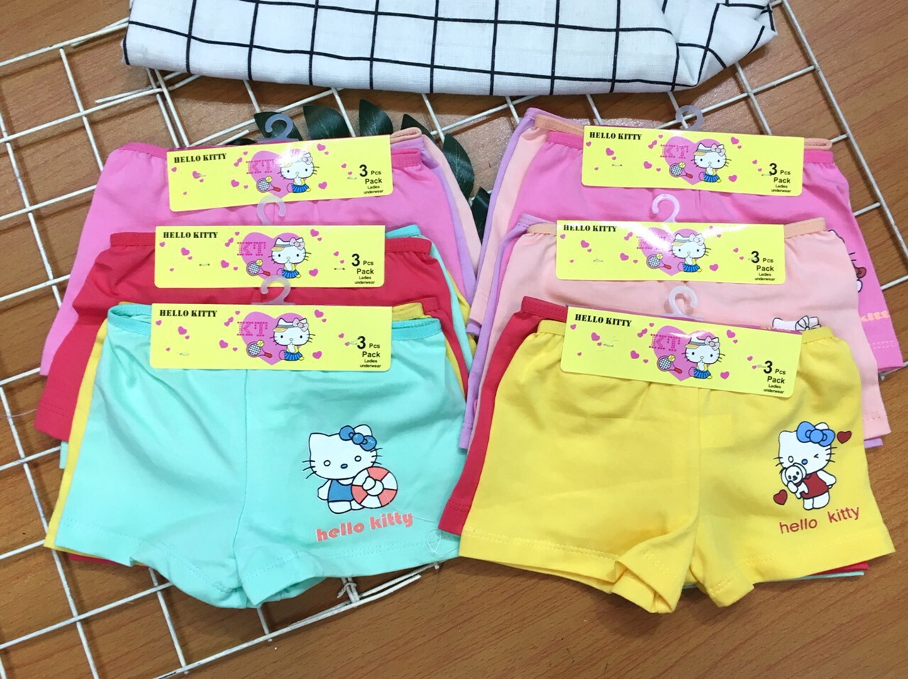 Chip 1 quần chip bé gái kitty