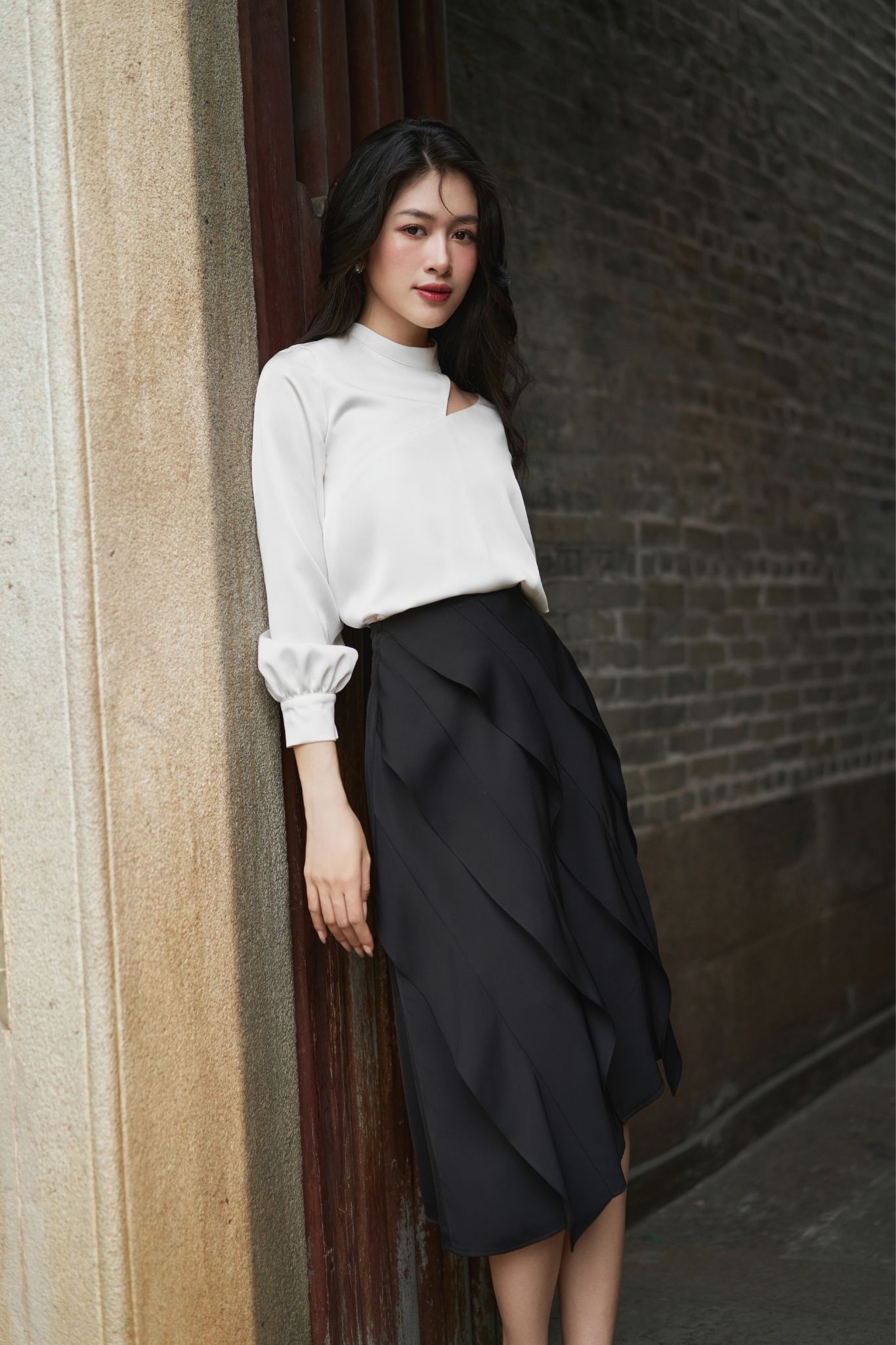 Vella Fashion - Chân váy midi lưng cao phối bèo quyến rũ VV23129