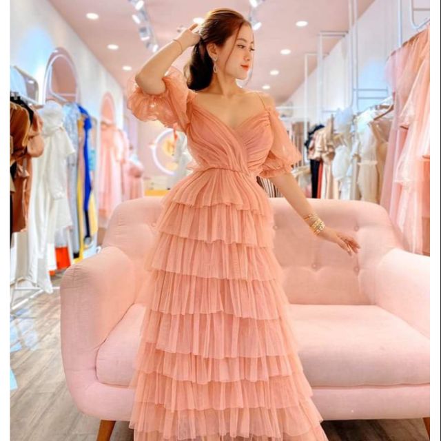 Dự tiệc maxi tầng