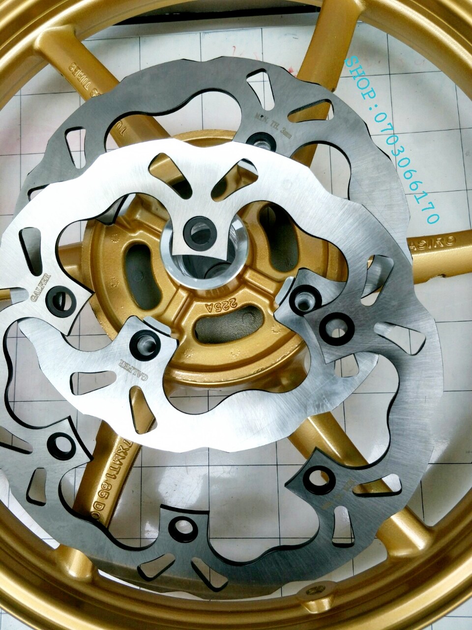 [HCM]CẶP BÁNH  MÂM WINNER KÈM 2 ĐĨA GẮN VỪA NHƯ ZIN K CẦN CHẾ GÌ HẾT