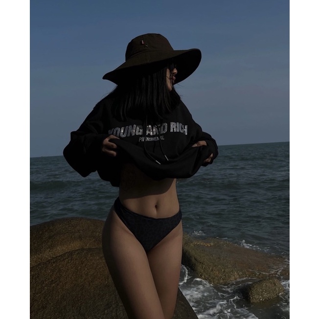 Áo hoodie phenomenal - young and rich