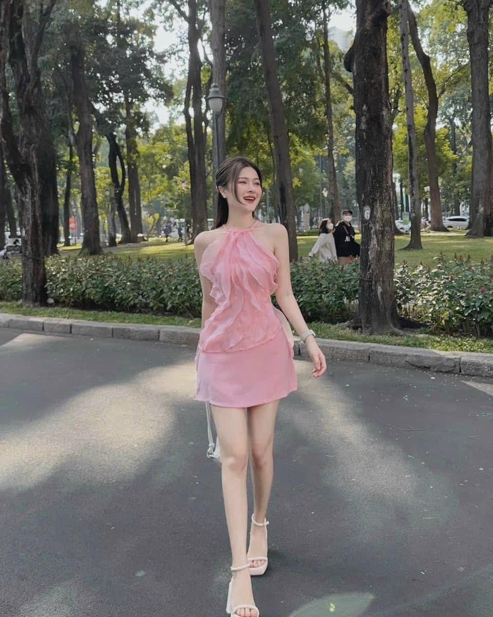 Đầm kaylin dress áo cổ yếm sang chảnh kèm váy