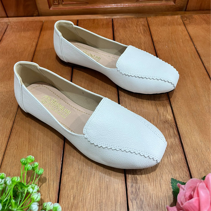 Giày nữ thời trang da bò đế bệt màu trắng Trường Hải GBB09T