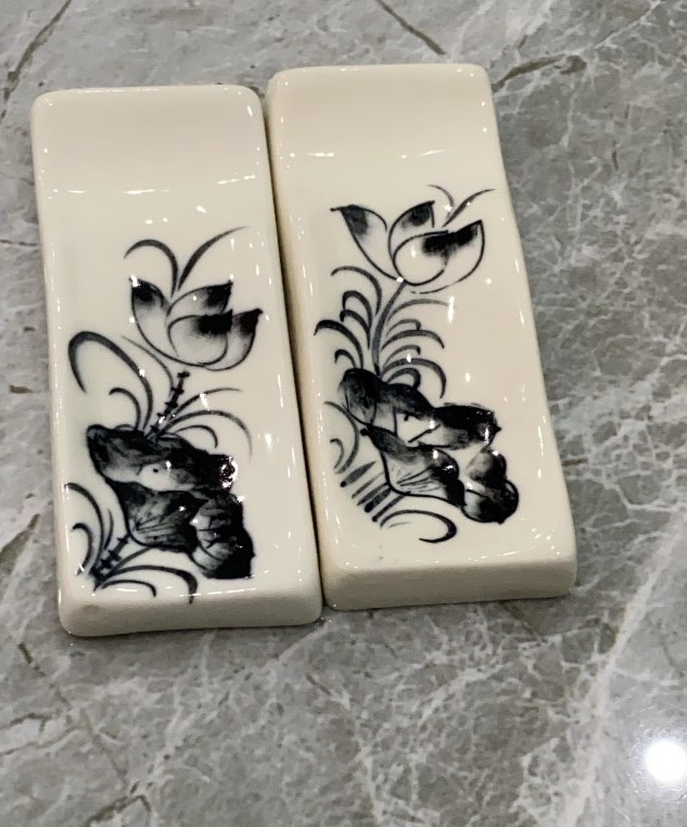 Bộ gác đũa gốm sứ họa tiết hoa sen
