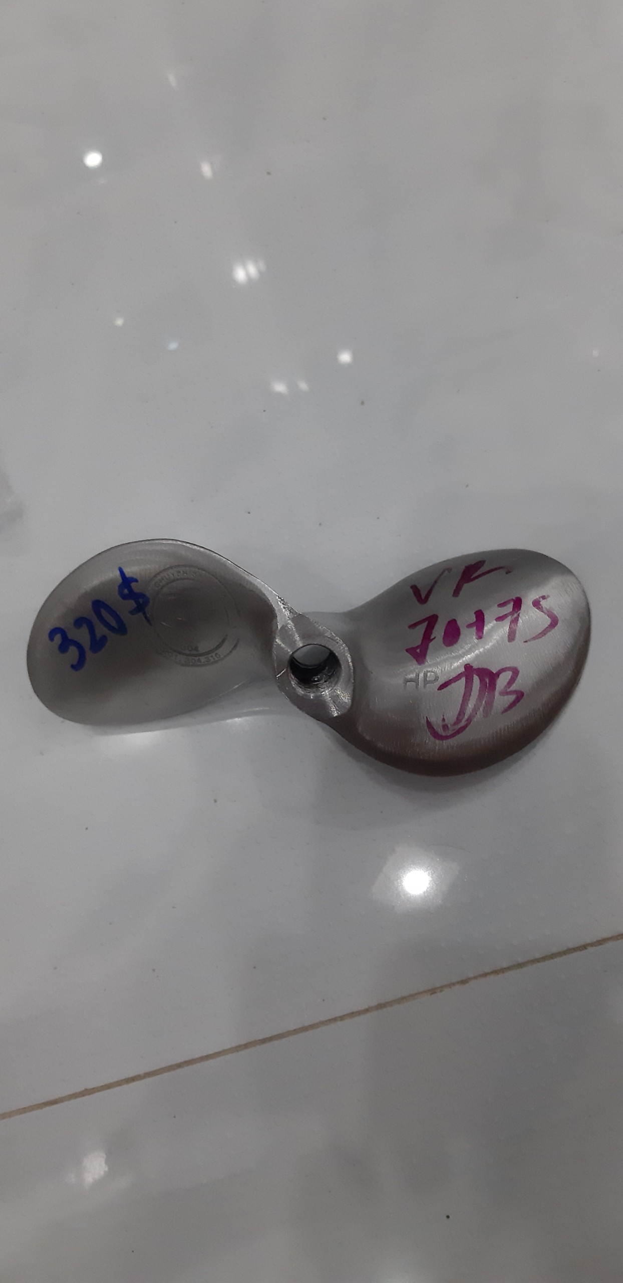 chân vịt  inox ( thailan) 7,0 - 7,5 hp (ngựa), cốt ngay, gen 14mm cho máy xăng