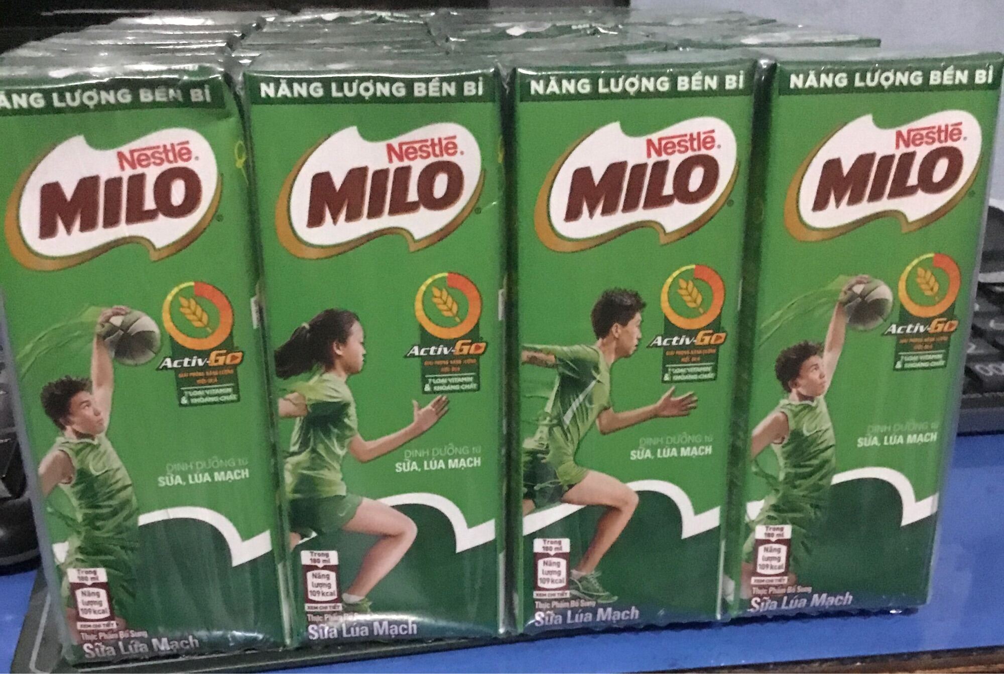 [Tp HCM] [Date 02/2023] 1/2 Thùng 48 hộp sữa Milo 180ml Lúa mạch ( Combo 6 lốc)