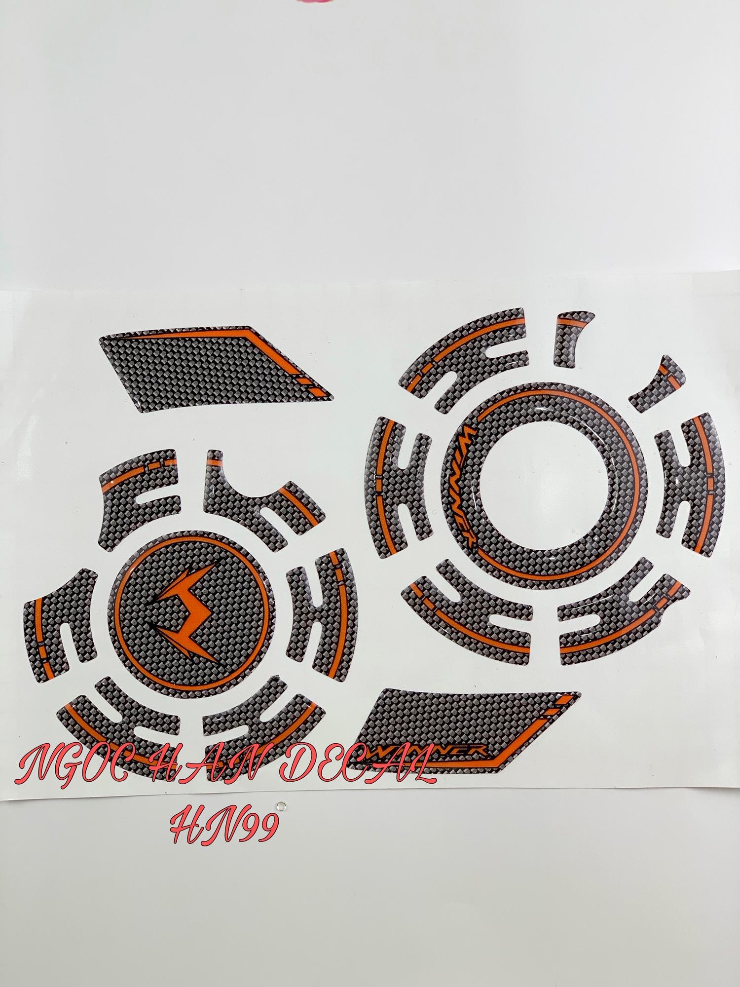 Tem nổi dán nồi Winner màu carbon viền cam có cán nhựa dẻo -- NGỌC HÂN DECAL