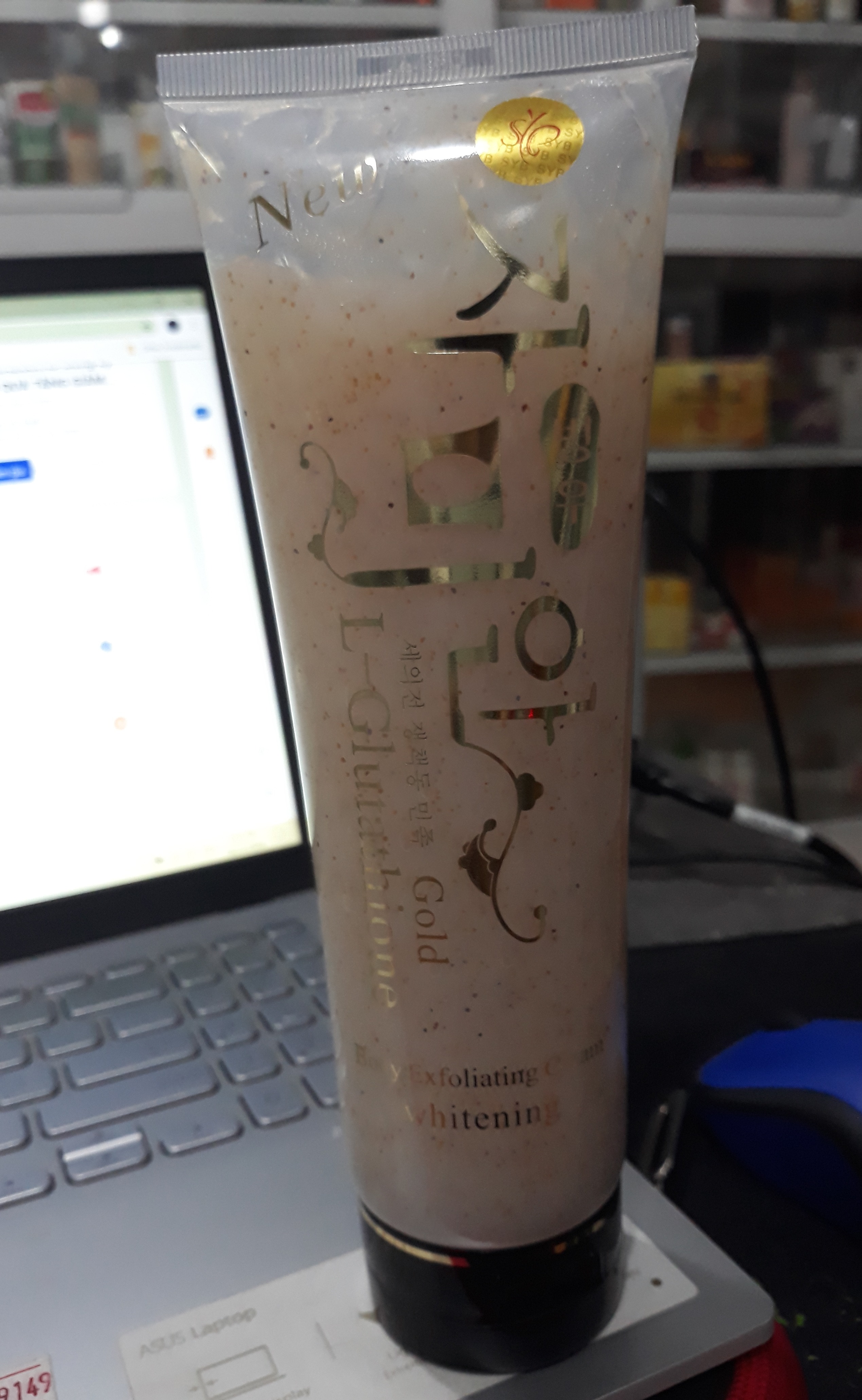 tẩy tế bào chết kì hạt hàn quốc (cho cả da mặt và body) chai 300g