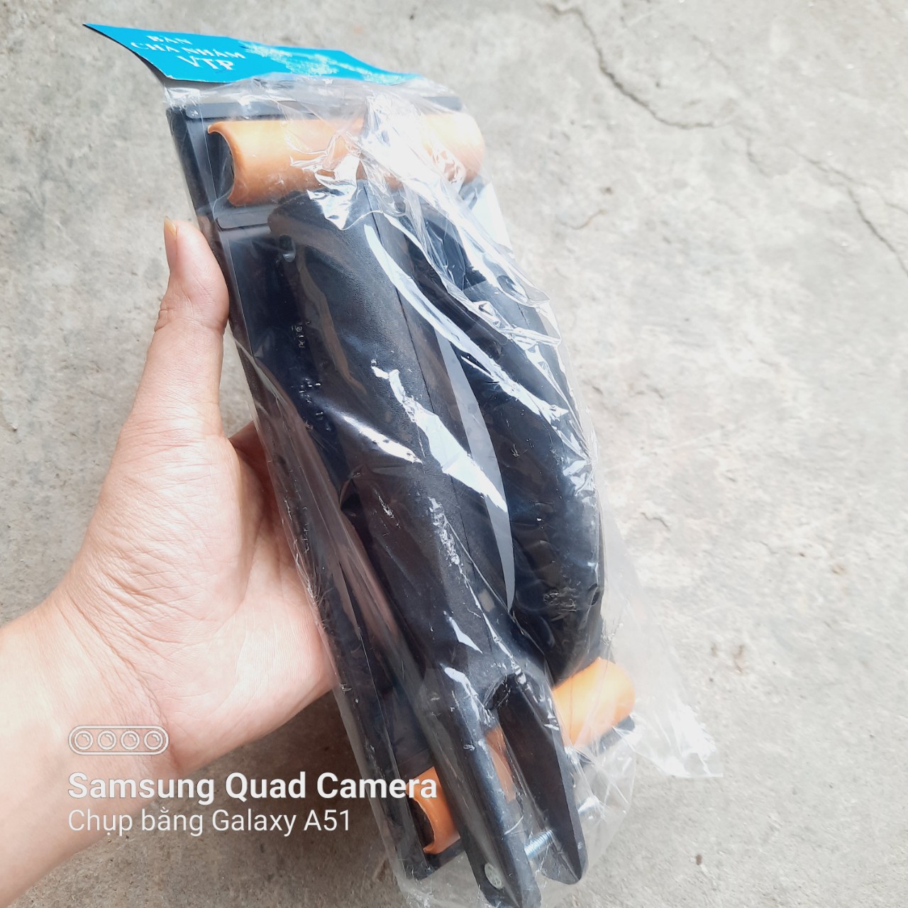 Bàn chà nhám , bàn kẹp giáp có cán
