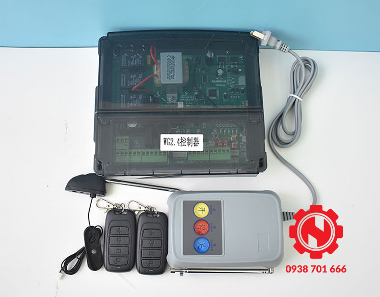 Bộ điều khiển cổng xếp Baisheng C36 dùng cho motor đôi full phụ kiện