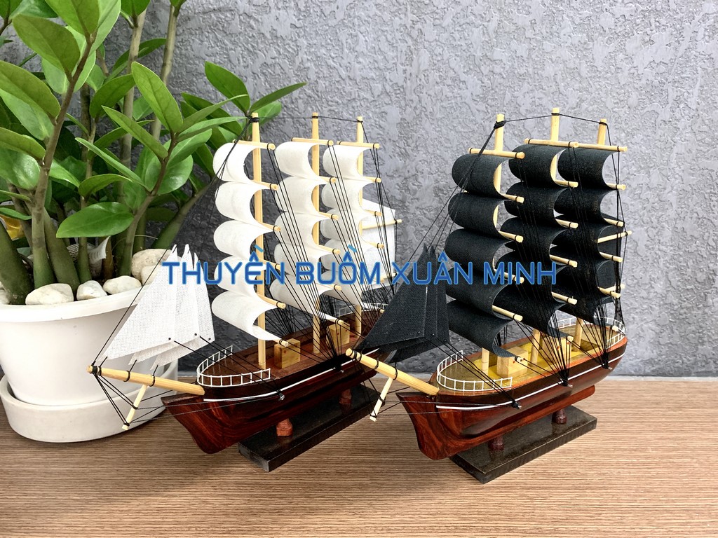 COMBO 2 Chiếc Mô Hình Thuyền Buồm Gỗ Phong Thuỷ (Buồm Trắng & Buồm Đen) | Size Trung 26cm