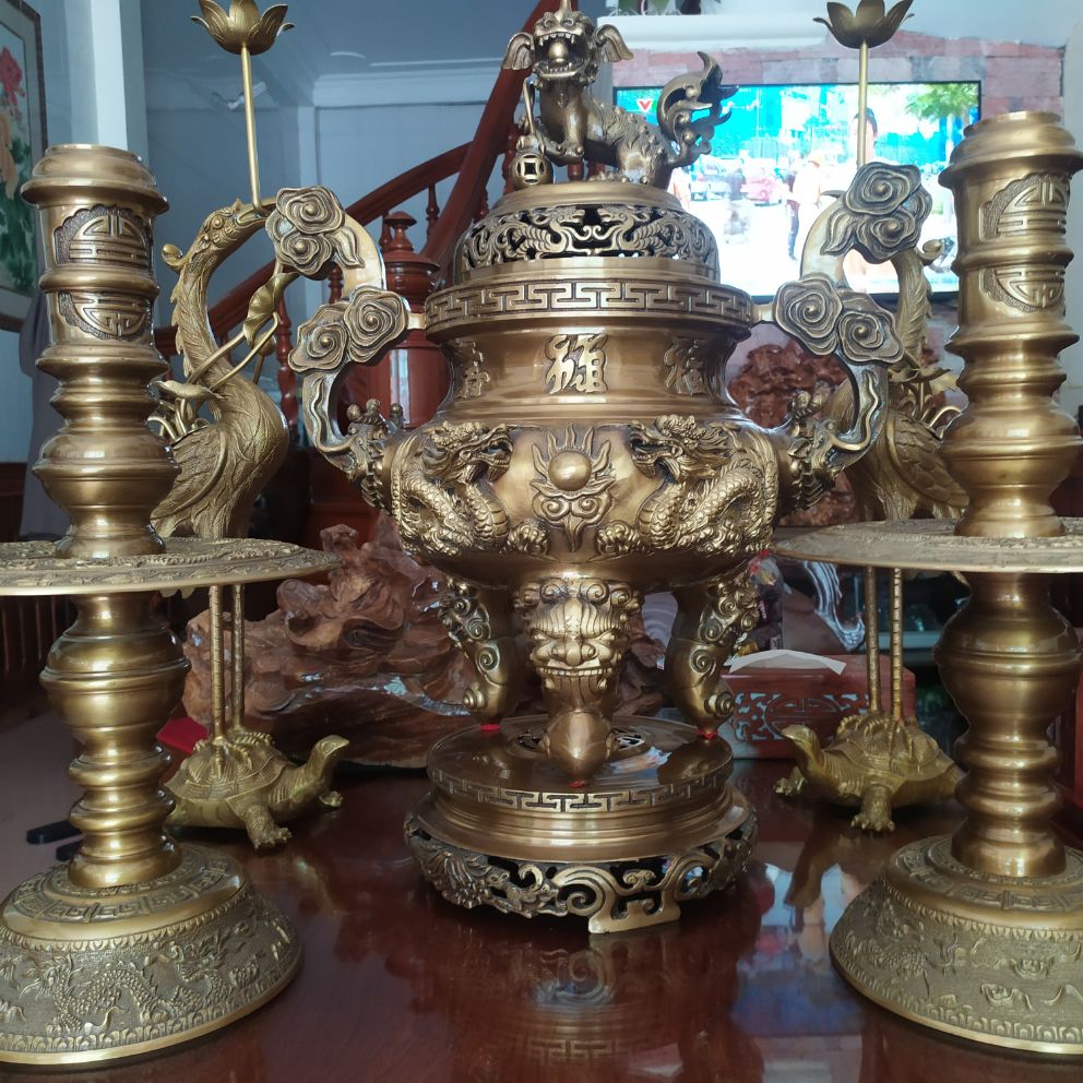Đỉnh thờ Ngũ sự