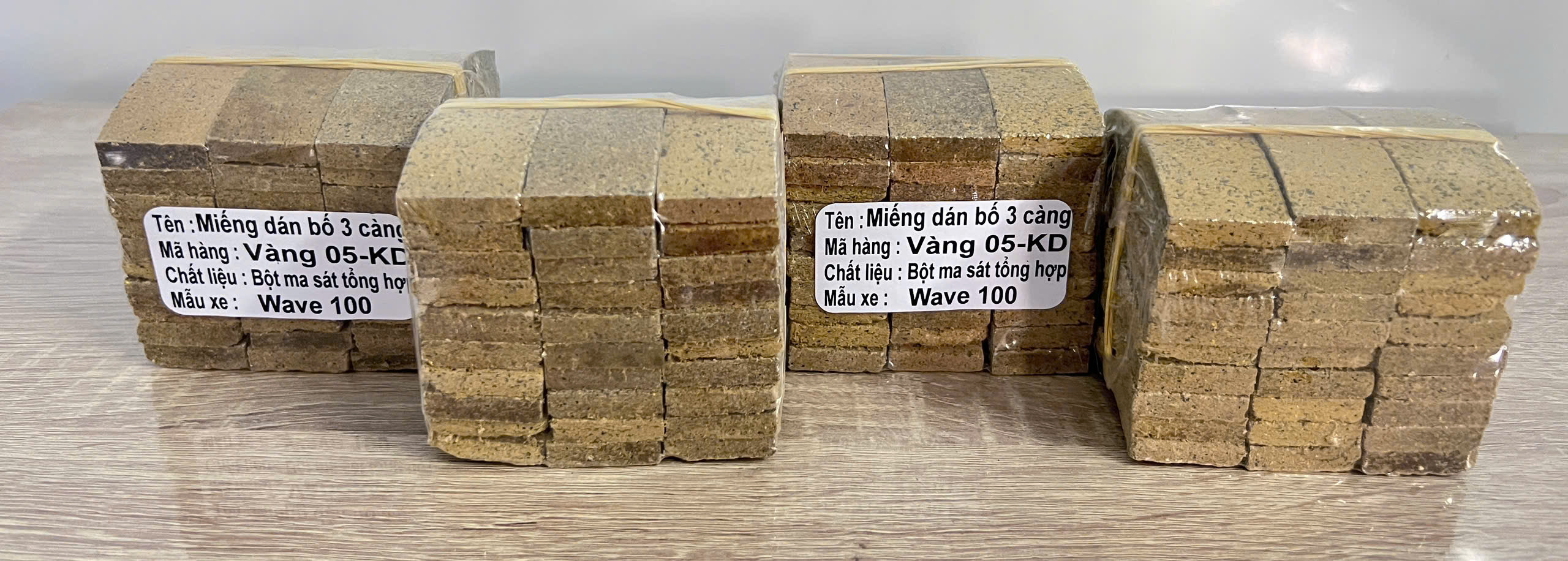 Miếng dán bố 3 càng dùng cho xe máy Wave 100(05-KD Vàng)