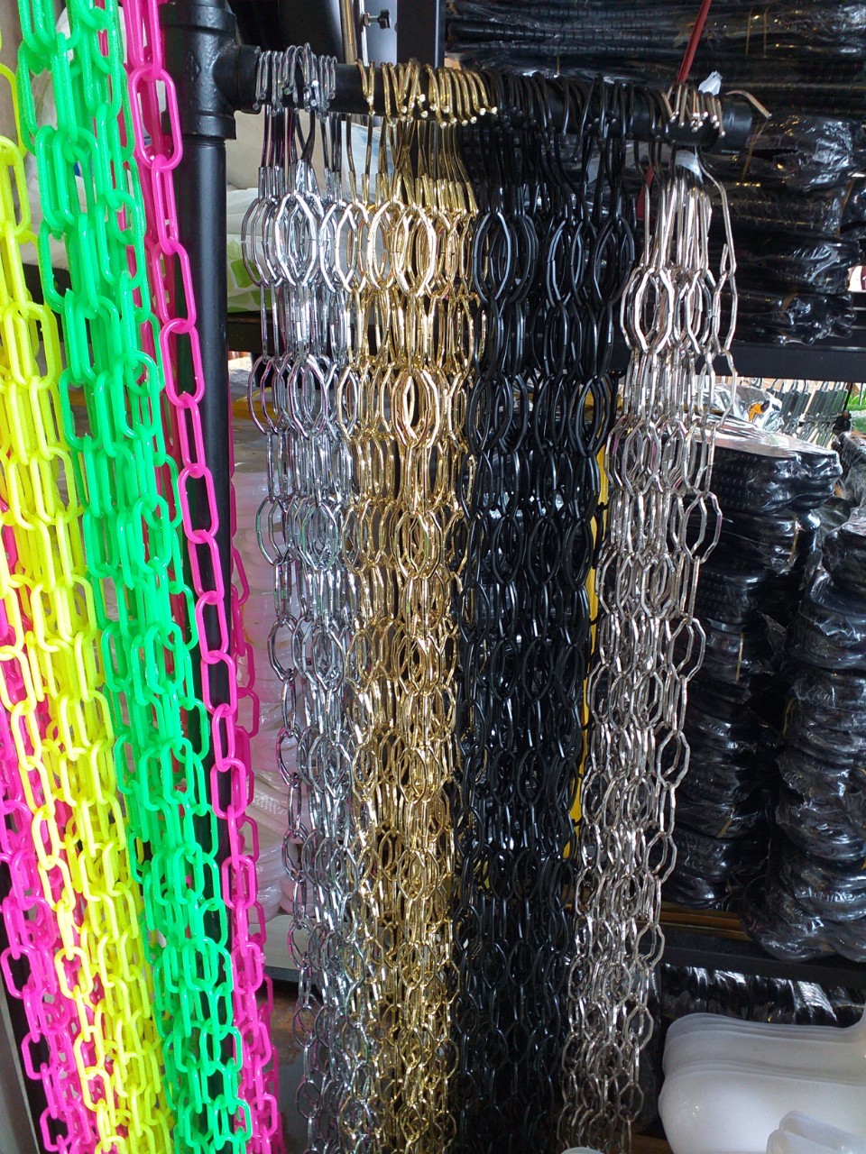 Dây xích treo quần áo thời trang