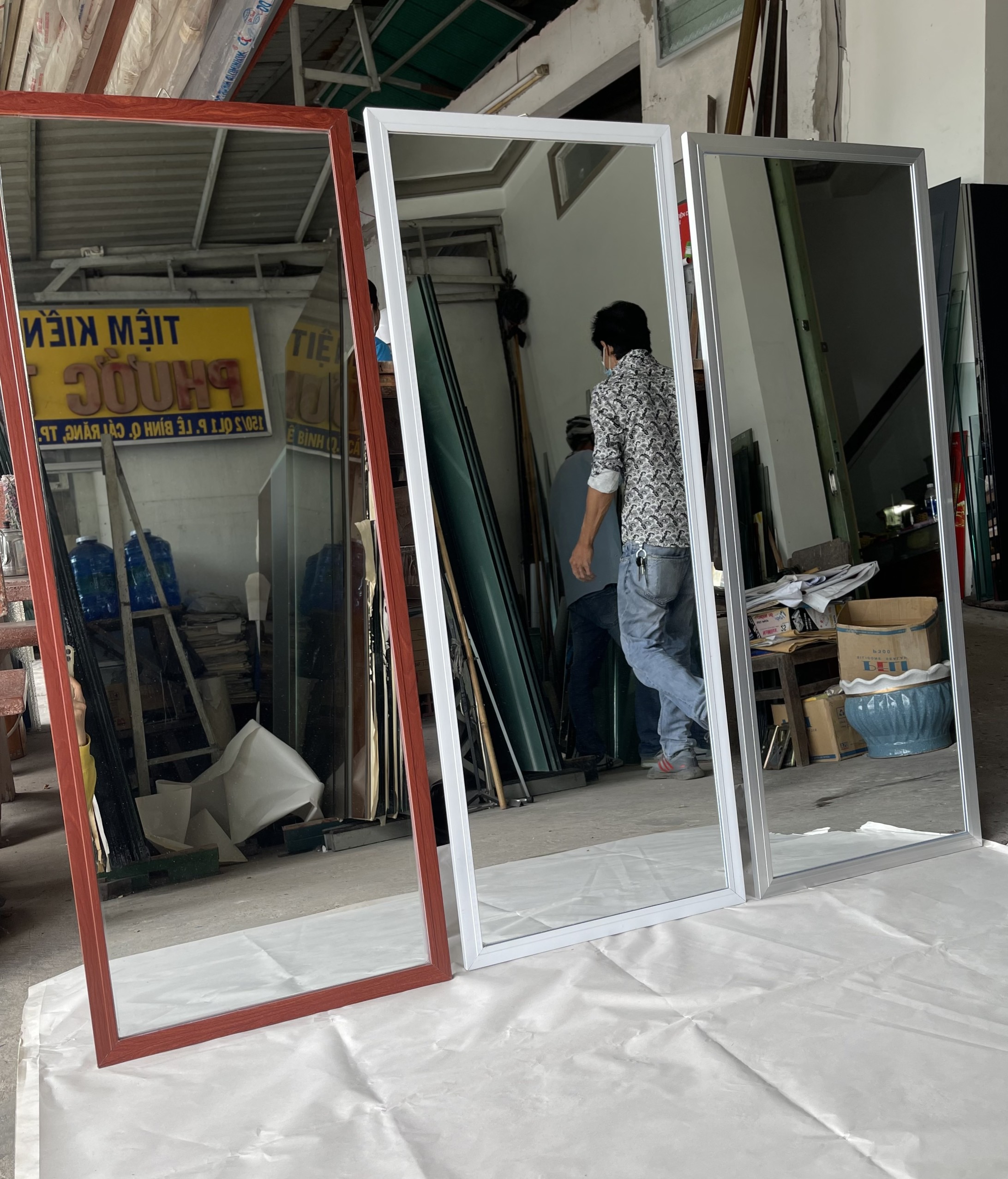 Gương soi toàn thân Size lớn  kích thước  119cm-47cm ,Kính nhập,khung nhôm cao cấp