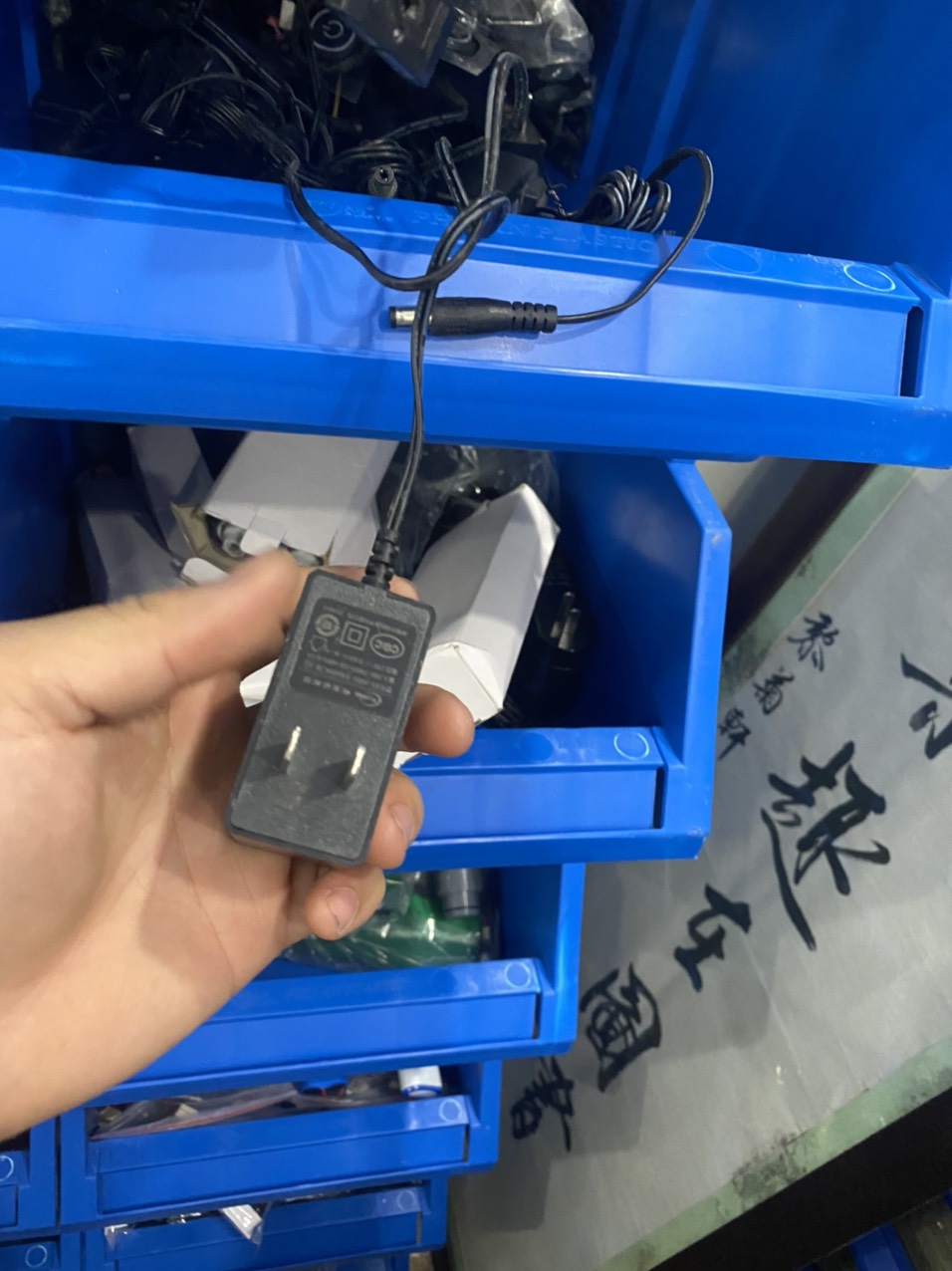 Nguồn 19v 0.6a chân thường 5.5*2.5mm nguồn cắm cho thiết bị robot