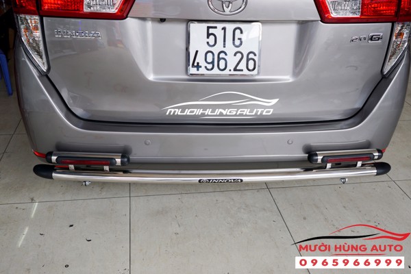 Ốp Cản Sau Inox 2 Tầng Dạng Ống Dành Cho Xe Toyota Innova