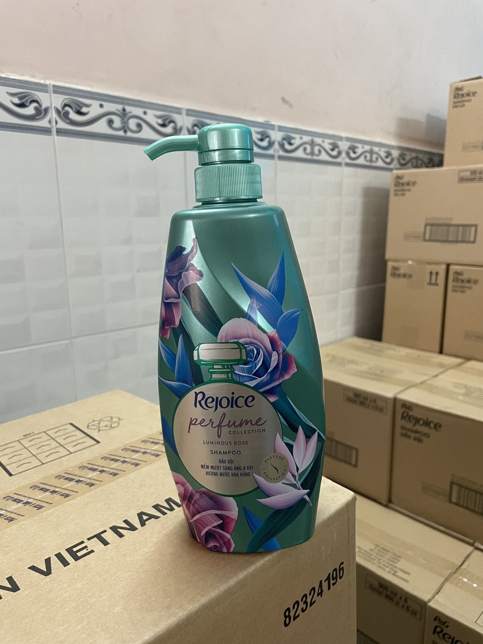 Dầu gội rejoice hoa hồng 650g