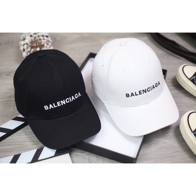 Mũ ( nón) lưỡi trai BALENCIAGA thêu chữ trắng ??????????