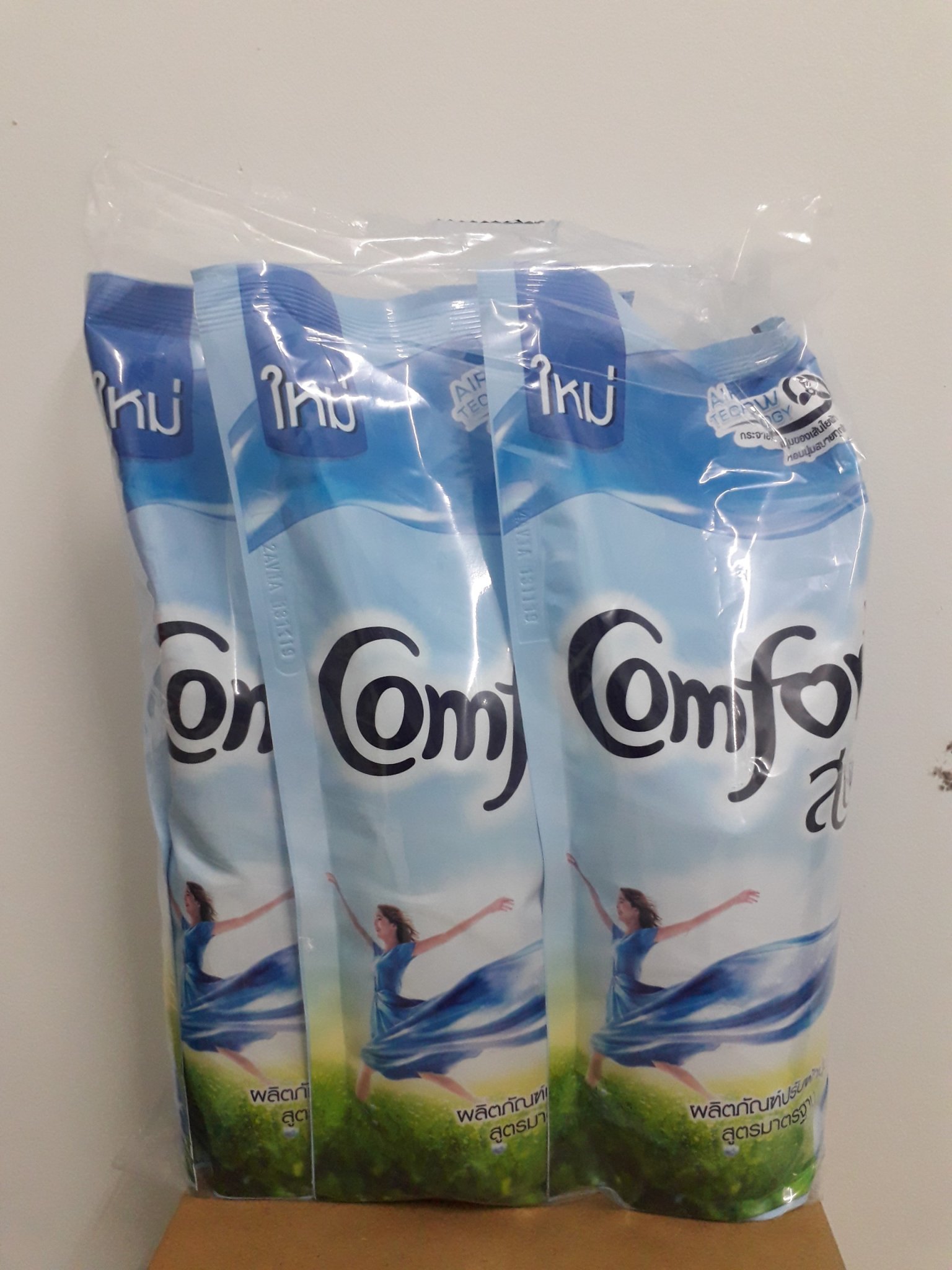 Nước xả quần áo Comfort Thái 580ml