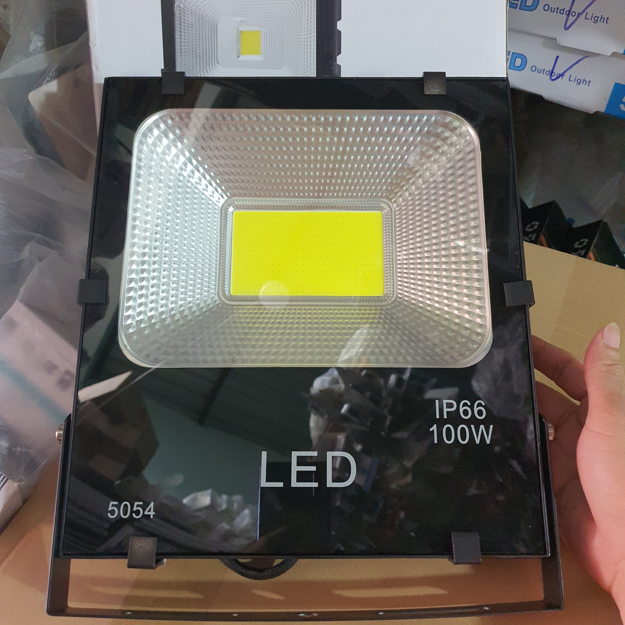 Đèn pha led ip66/ip65 50w/100w sáng trắng - đèn cob 5054
