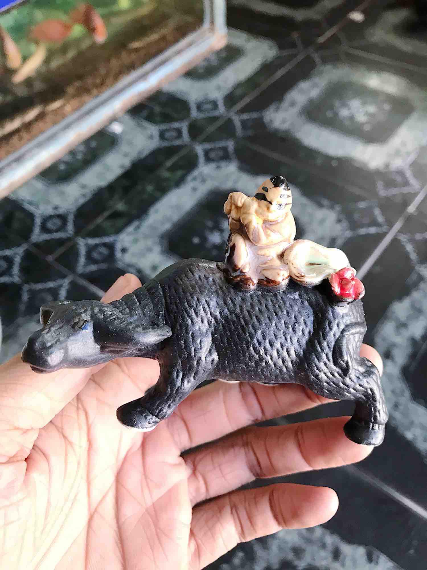 "hoàn tiền đến 10%" trâu đứng trang trí hồ cá non bộ dài 12cm rộng 4cm cao 8cm