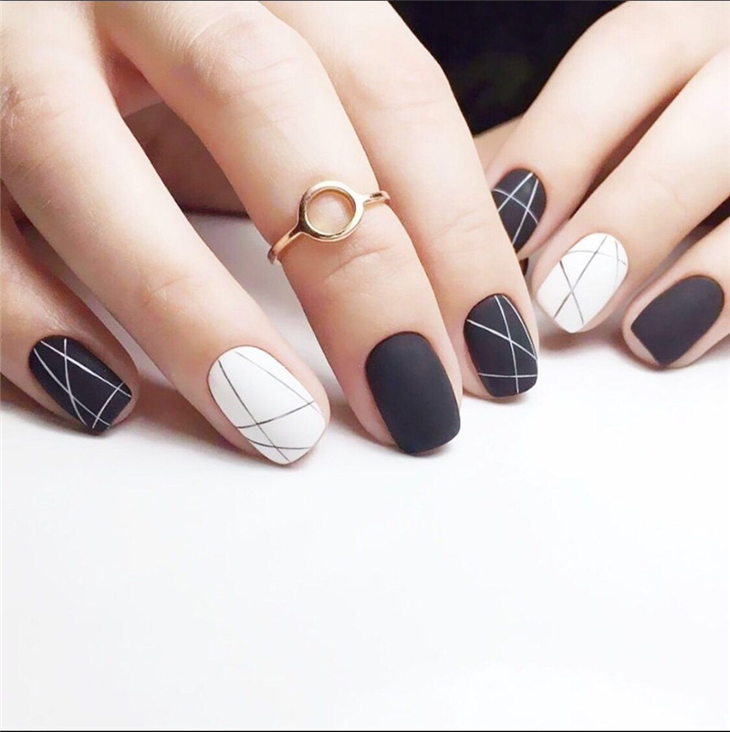 24pcs Fake Nails With Glue Short False Nails Nail Art Ice Camellia Pearl Powder Transparent Nails