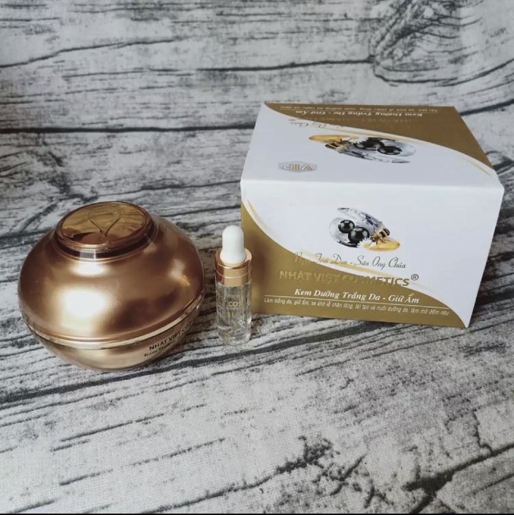 Kem VIP Trắng Da Chống Nắng Giữ Ẩm Ngọc Trai Đen Sữa Ong Chúa (30g)