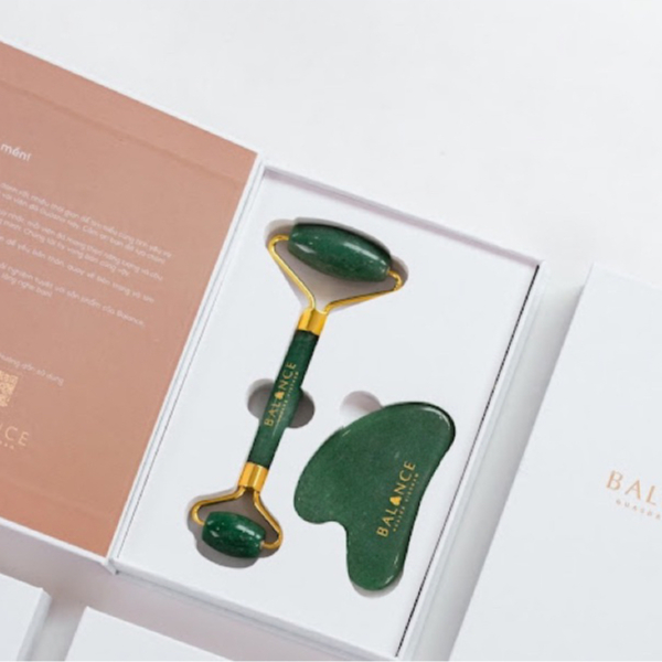 [CHÍNH HÃNG] Combo Massage Mặt Guasha & Thanh Lăn + Tặng Oil Hữu Cơ - Nâng Cơ Trẻ Hoá Cao Cấp đạt Kiểm Định PNJ - Thạch Anh Xanh