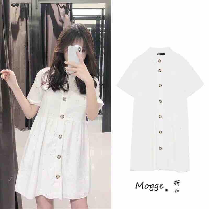 Váy thêu họa tiết hoa chìm Zara