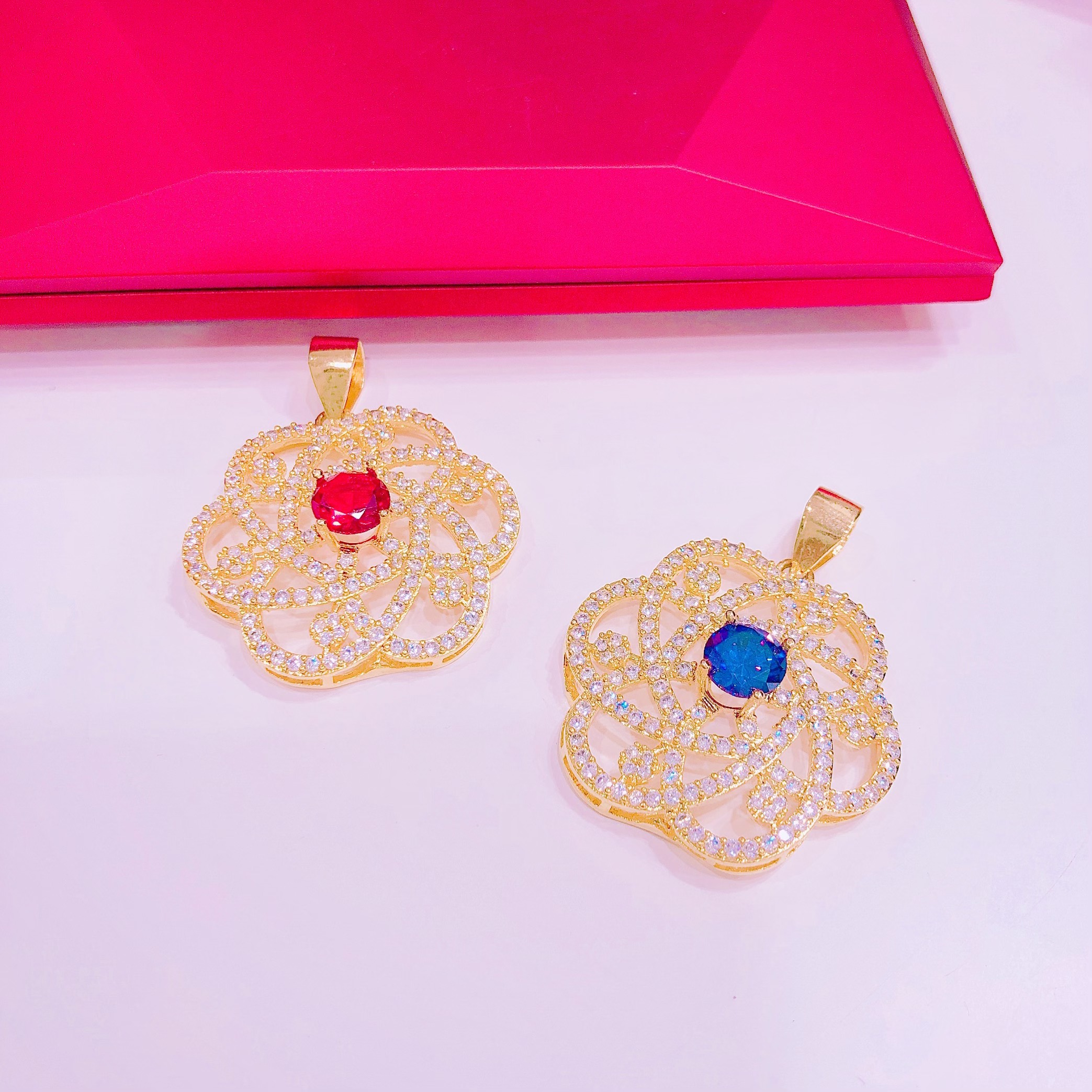 [HCM]Mặt Dây Chuyền Nữ Vàng 18k GADO M041- Đeo Đi Tiệc Đi Chơi Làm Công Sở Cực Sang Chảnh Và Quý Phái