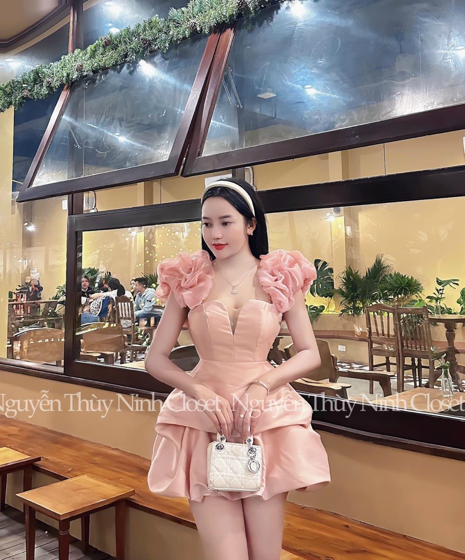 Đầm nữ tay bồng xẻ ngực váy xếp tầng thun bồng công chúa, Đầm nữ thiết kế xẻ ngực ngắn tay bồng váy nhún tầng, Đầm nữ thiết kế nhún tầng xẻ ngực tay bồng dự tiệc sang trọng DX